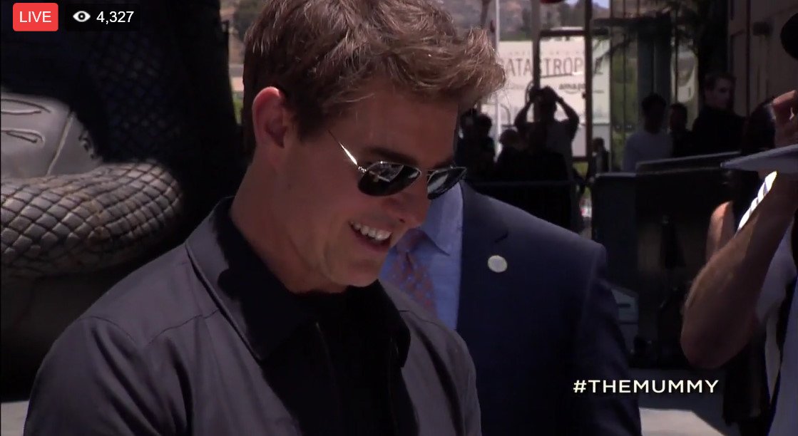 mmny_1314's tweet photo. 😍😍#themummyday #TomCruise in Hollywood https://t.co/i69wHFs4ng
