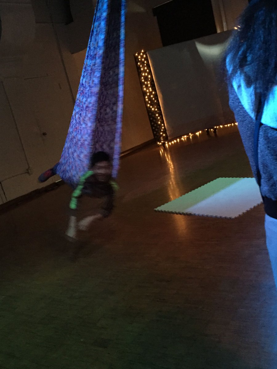 HarbourKIDS's tweet photo. Flying around in the Brigantine Room @HarbourKIDS: Circus @HarbourfrontTO  #HKIDScircus #Harbourfrontcentre https://t.co/ozCJgHLRK1