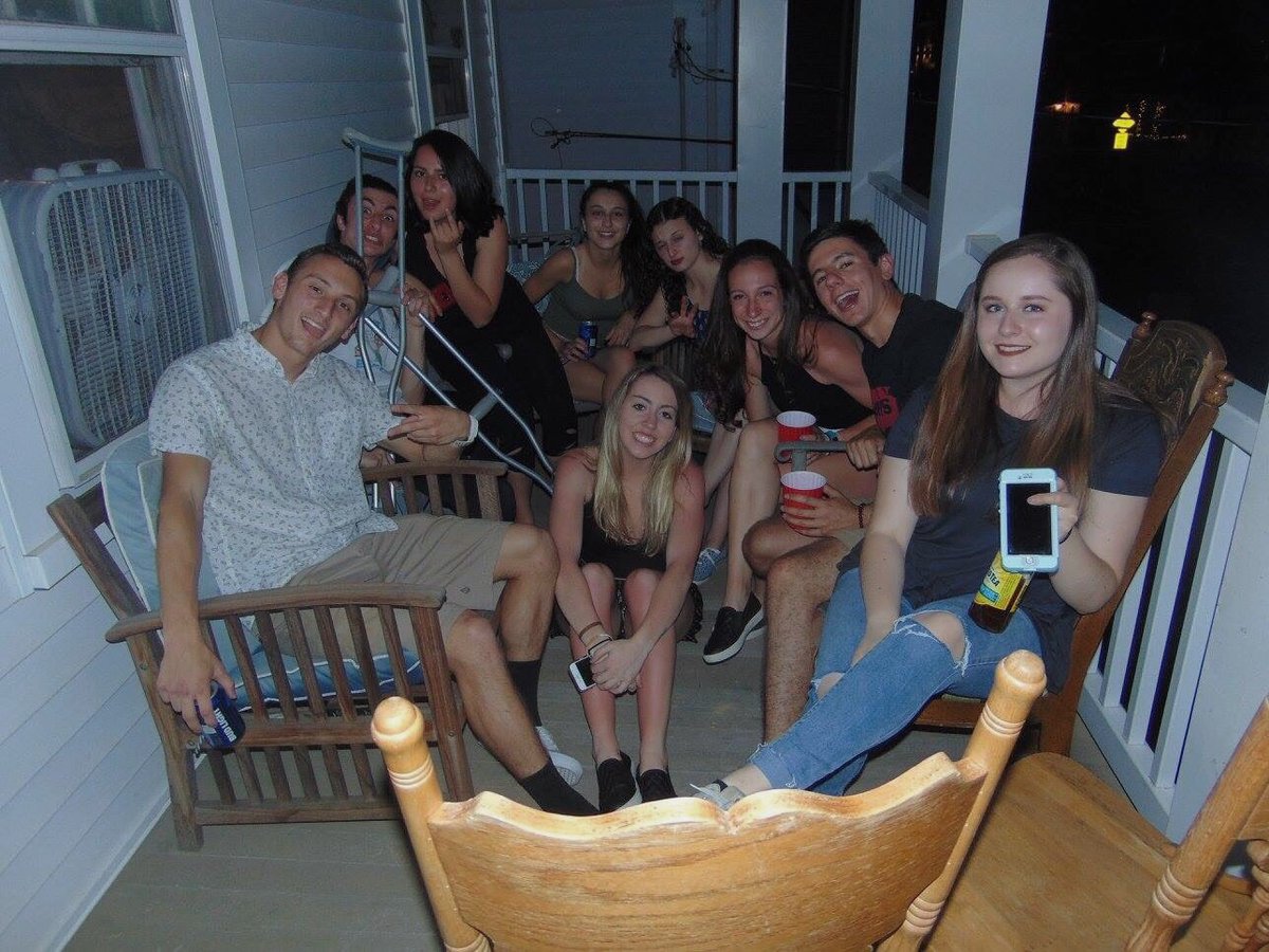 birrrget_'s tweet photo. LOOK AS THESE GREAT PEOPLE I HAVE IN MY LIFE https://t.co/L52TImUnnR