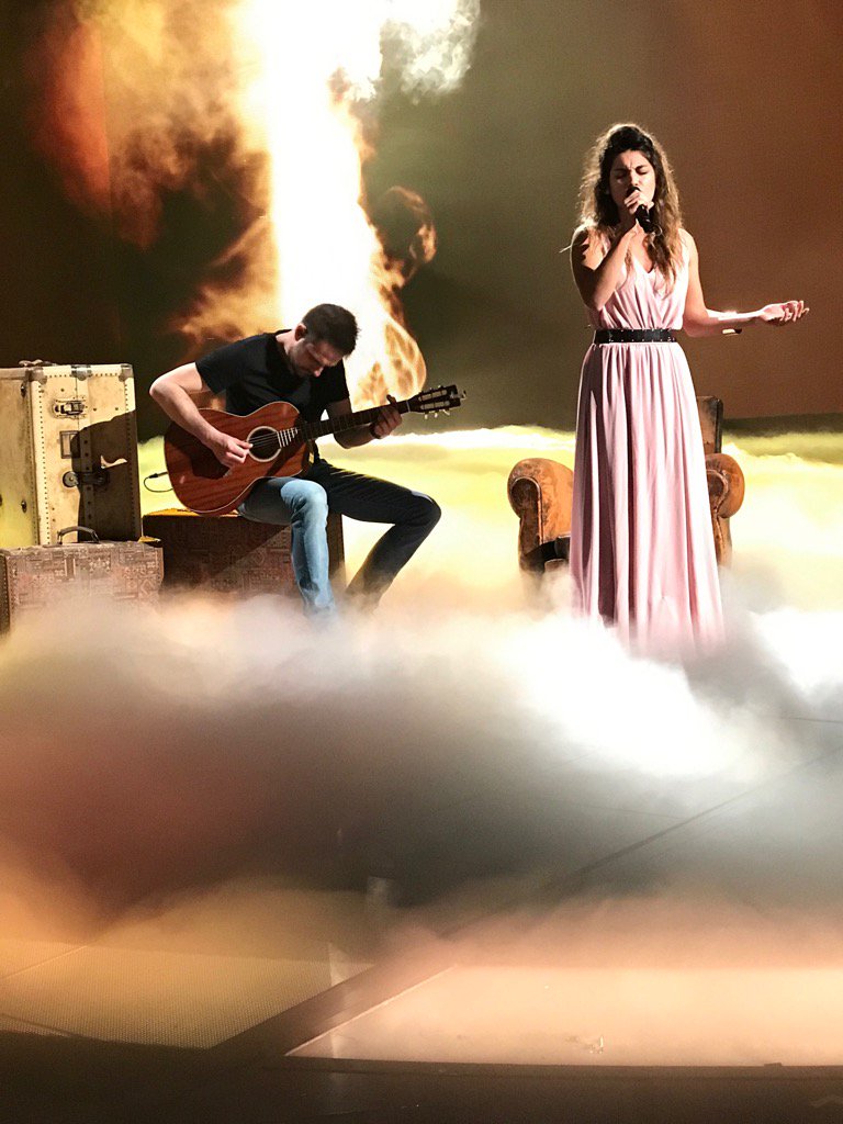 nikosaliagas's tweet photo. Douce et émouvante @juliapaulmusic #thevoice https://t.co/BAJDYt2Soi