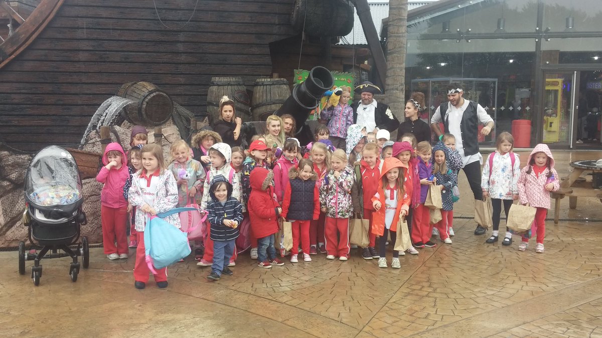 1stLoftusGuides's tweet photo. @flamingolanduk @gguidingcleve @GirlguidingNEE loftus district rainbows celebrate rainbows 30th bday https://t.co/8r036KJUyY