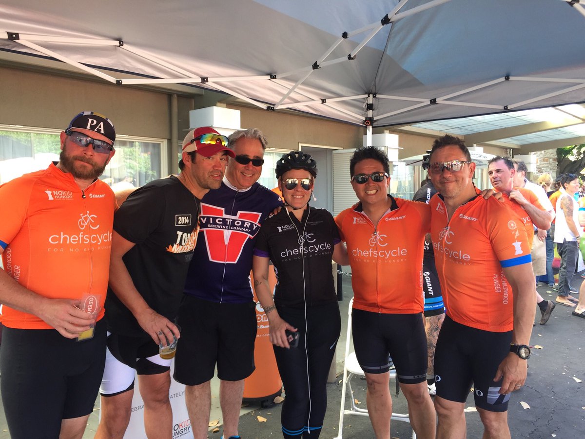 eatbolete's tweet image. We did it! 300 miles in 3 days all in the name of @nokidhungry. Thank you for everyone who supported us!