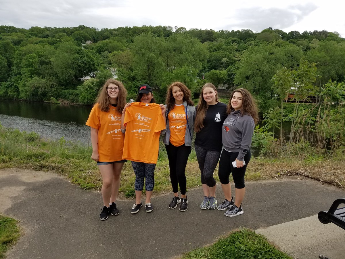 MrPiazzaHut's tweet photo. For those who donated and those who walked today with Spooner House, great job helping out the community @JSAAnsoniaHigh https://t.co/w8f0qNK8TV
