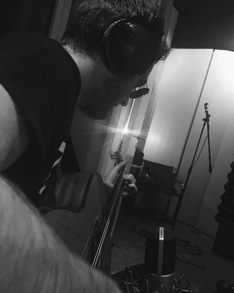 cultkaos's tweet photo. Fra forgie Lars Tengs &amp; Simon Moholt session 🔥🎸 Cult musikk i produksjon!! #cultkaos #cultmusikk #norskmusikk #cultstudio @larstengs @simon… https://t.co/kBSdxwlTkp