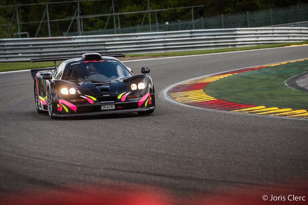 #SpaClassic sur le @circuitspa par @peterauto, photos @JorisClerc, #SixtiesEndurance, #GroupC, #CER, #GT1 👍👌👏 #Cobra #Porsche #McLaren F1 💞