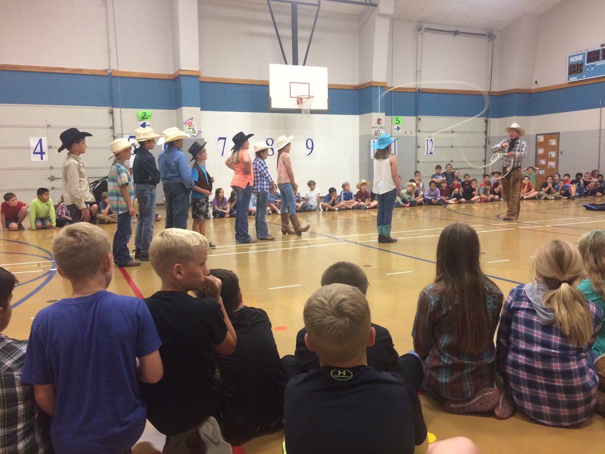 hearndse's tweet photo. 4th Grade Toast of Texas: the amazing trick roper! We loved it! What a fun day #inspiredse https://t.co/dAqrJIQTWp