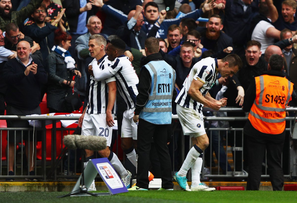 SkyFootball's tweet photo. FT! Bradford 0-1 Millwall. Millwall promoted to the Championship! Analysis on Sky Sports 1 HD or follow: https://t.co/HfrTstJHNB https://t.co/3bnQOEBUbI
