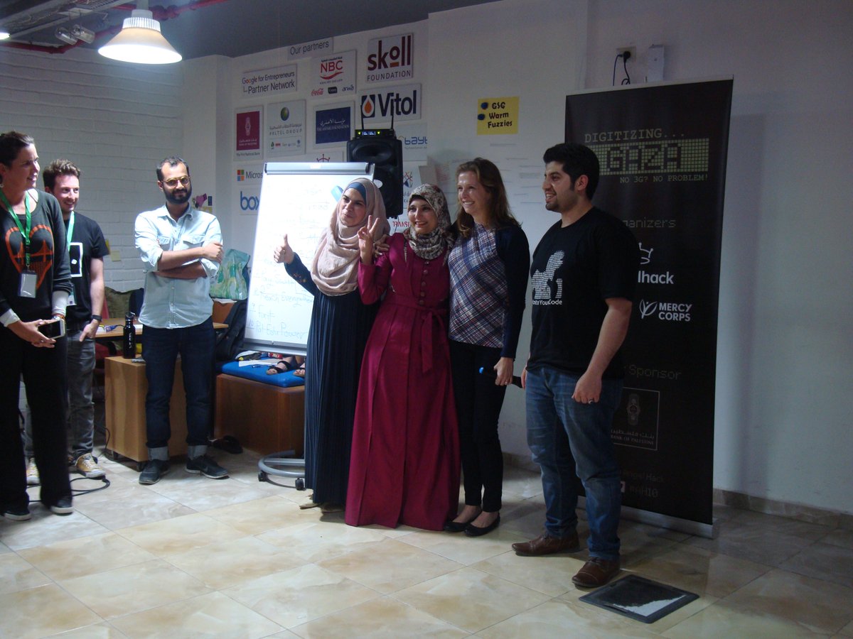 GazaSkyGeeks's tweet photo. مبروووووووووووك FixIt بالفوز بالمركز الأول بجائزة 1500$ وفرصة للمنافسة في التحدي العالمي في @AngelHack والسفر على أمريكا #AH10 https://t.co/gdDLIduQ2T