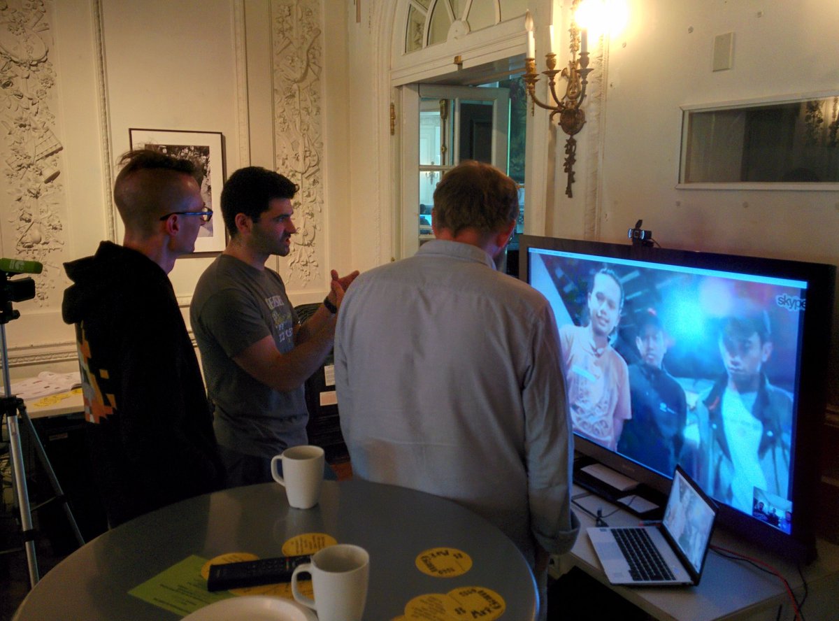 Gr8ArtGames's tweet photo. Jammers from Jakarta and Boston exchanging game ideas! 🗨💗 #gr8artgames https://t.co/maGF4rwU8u