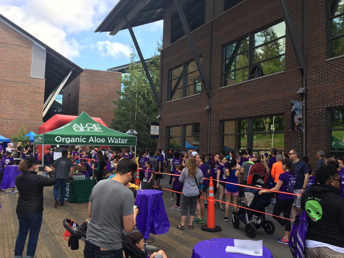 WillRance's tweet photo. .@WSECU #uwbothell 5K we are about ready to run #WSECUALLIN https://t.co/bKH6KRDKLn
