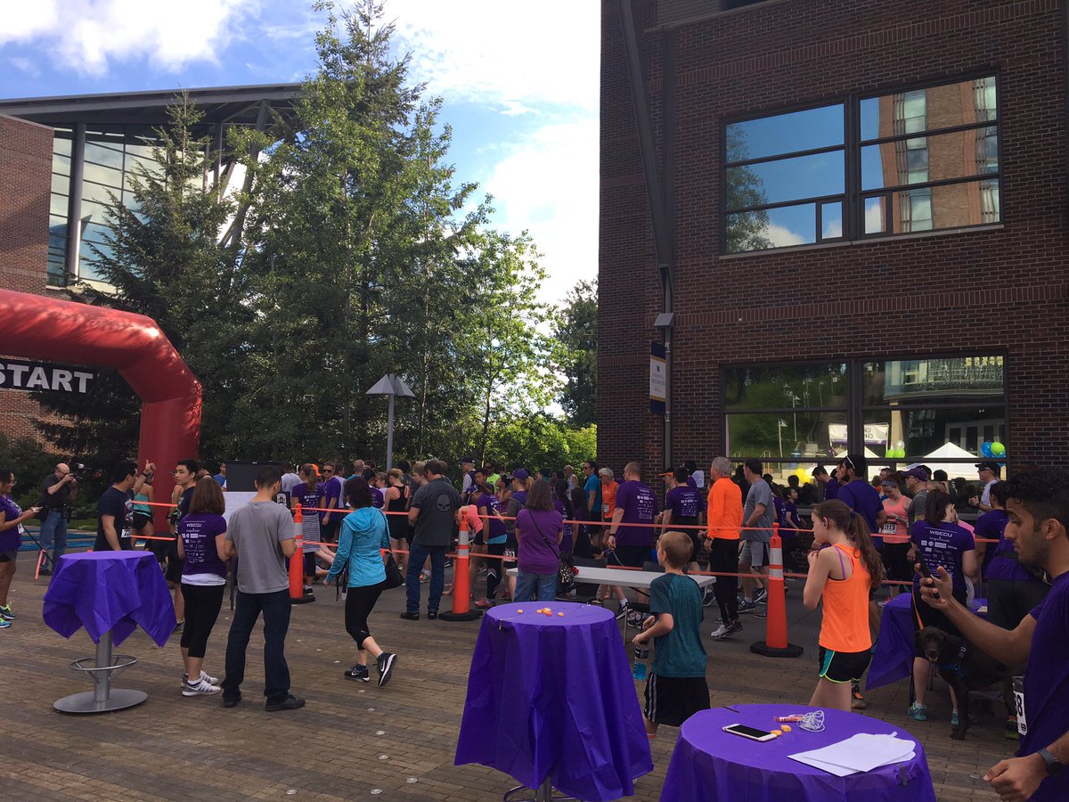 WillRance's tweet photo. .@WSECU #uwbothell 5K we are about ready to run #WSECUALLIN https://t.co/bKH6KRDKLn