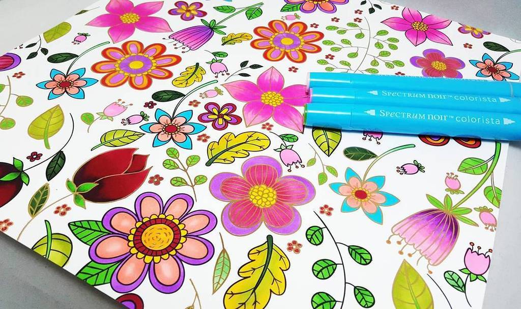 CraftersCompUS's tweet photo. Saturdays are for relaxing...do some #adultcoloring! #spectrumnoircolorista https://t.co/eqBaUsRJKY