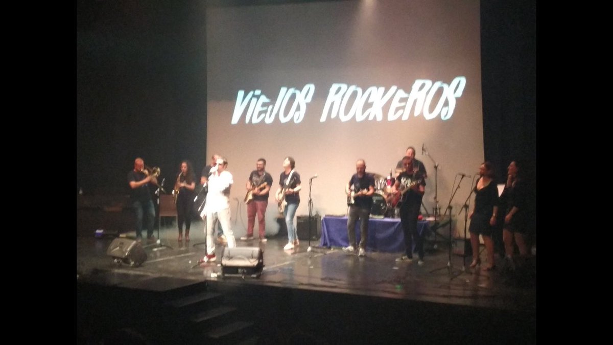 montsesax's tweet photo. Q nunca falte #música y #solidaridad #PasicoSuena lujo d alumnos, compis y padres #CAES #VirgendelPasico #PasicoII #prometeo #viejosrockeros https://t.co/EipSxcQ1to