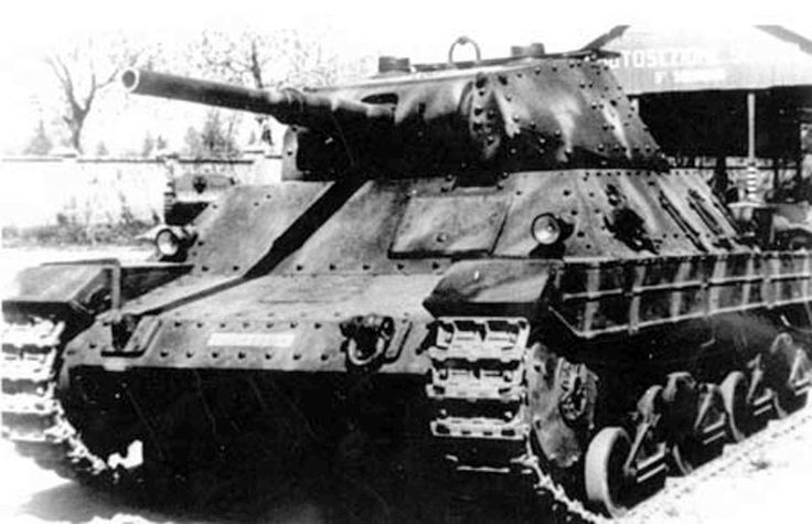 tankfeed's tweet photo. The Italian Carro Armato P 40 was first designed in 1940, but a prototype was not completed until 1942  #ww2 https://t.co/t5piPjkN0A