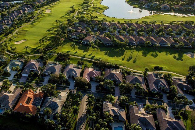 StartAfricaWeek's tweet photo. Rapid urbanisation brings lifestyle havens for Africa’s middle class. https://t.co/WCBVaKjCad #startafricaweek #africa #urban https://t.co/QCmk9SUlrT