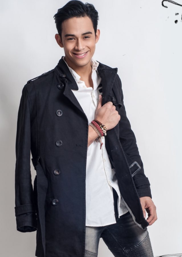 Join us in wishing, Diego Loyzaga-- Sith Lord, VJ, Model and actor, a happy birthday !  