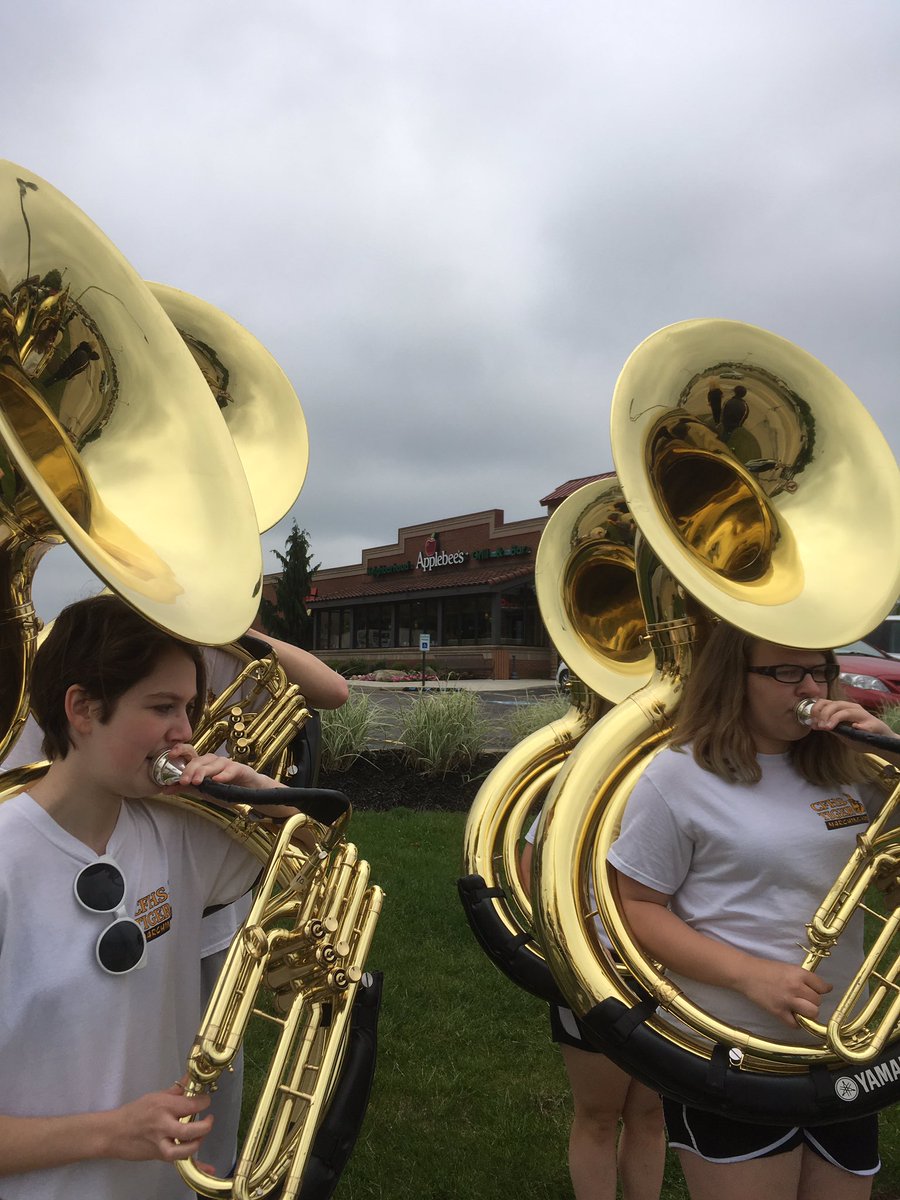 StantheManCFHS's tweet photo. Applebee's on Howe Ave until 12:40 today! https://t.co/s11AOtRvDq