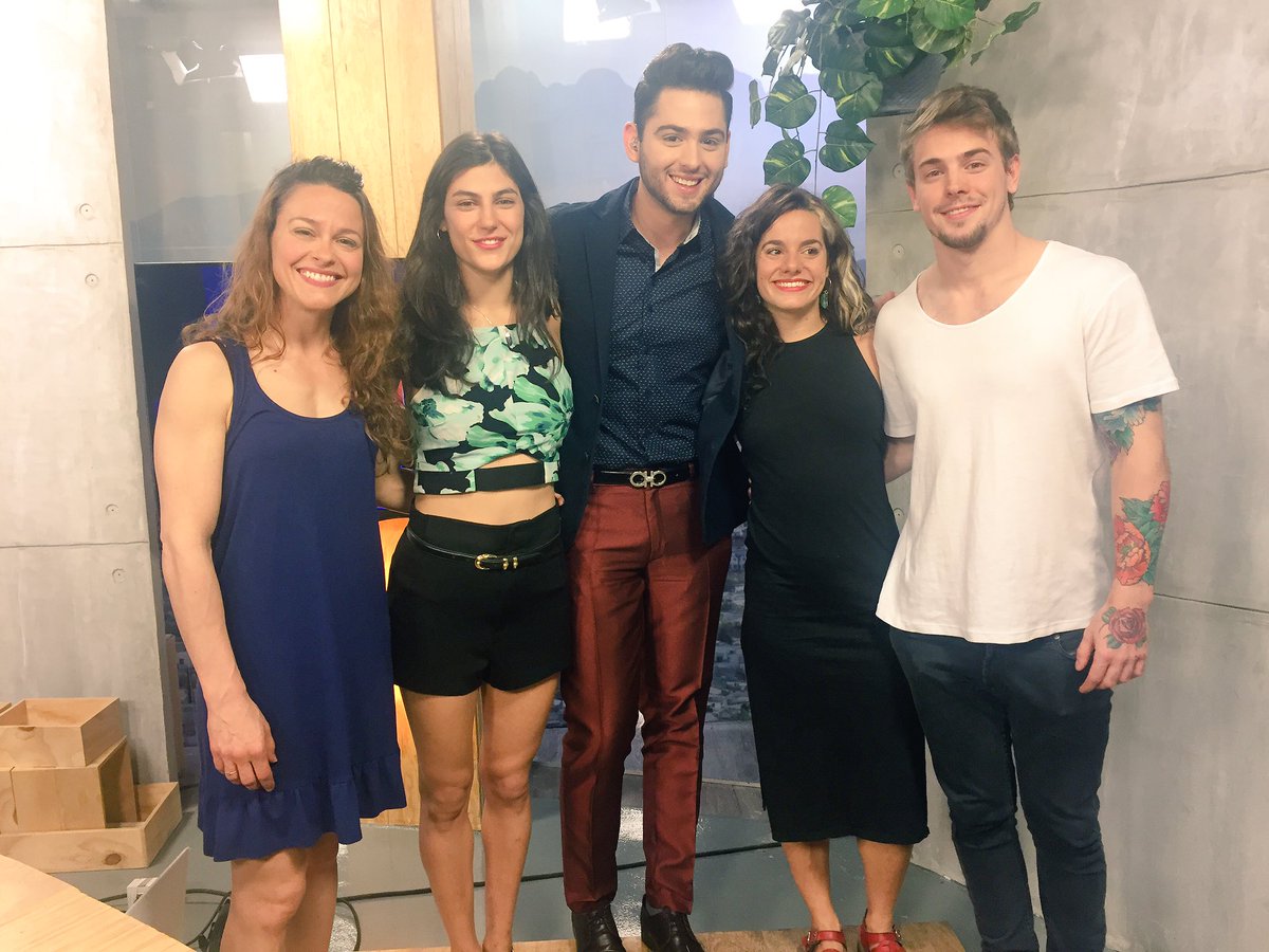marioluna31's tweet photo. Con parte del elenco de actores y bailarines de @FuerzaBrutaMTY 👏🏻🙌🏻💃🏼🕺🏼 de vista en @PlanB_Azteca7 😁 ¡No te pierdas el programa 11 am! https://t.co/VOZuCBaCmJ