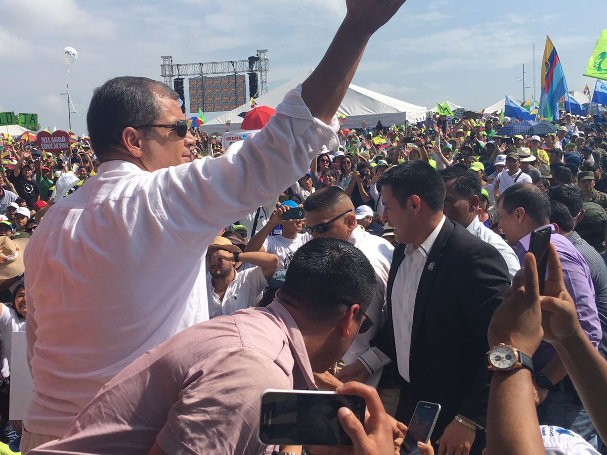 35MOVER's tweet photo. Quien quiere a su País no le hace el daño que intentaron hacer los malos perdedores de las anteriores elecciones: @MashiRafael #Enlace523 https://t.co/am0sTSAqKZ