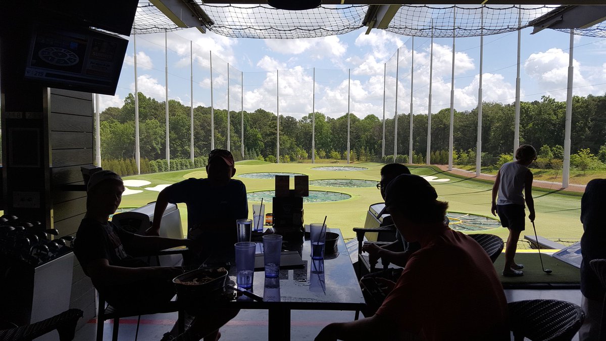 PCStormGolf's tweet photo. PCA Golf team at Top golf today https://t.co/csDXx6GgBW