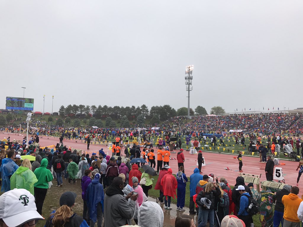CL_track's tweet photo. Back for day 2 action!! Can't stay away! @NebCityTrack @NorthwestRFC #athletes #justrun #throwthings @RicFlairNatrBoy #wooooooooo https://t.co/8fBm0wM3dN