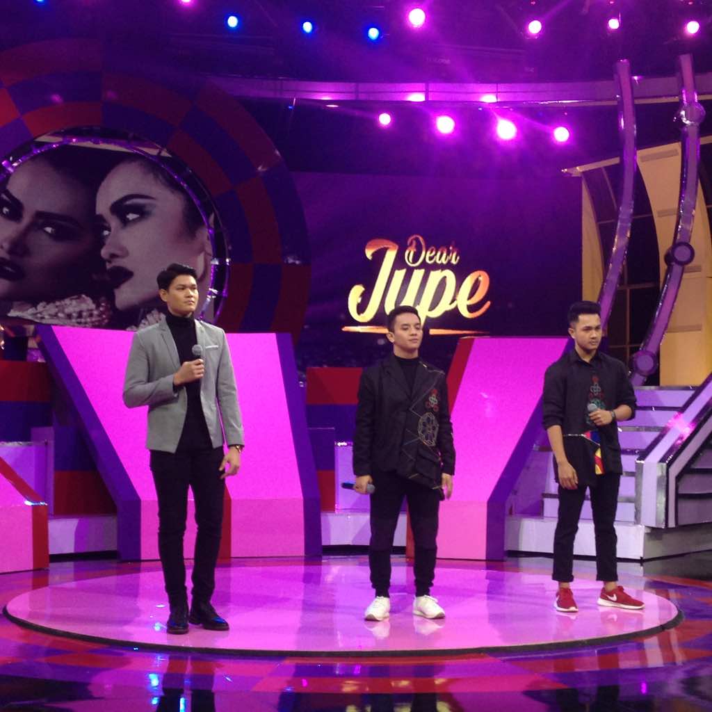 #DearJupe Kami semua "Merindukanmu" <a href="/juliaperrez/">juliaperez</a> berjuang &amp; semangat. <a href="/yogie_nandes/">Yogie Nandes</a> <a href="/mahesyapratama/">Mahesya</a> <a href="/aidil_saputra14/">Aidil Saputra</a>