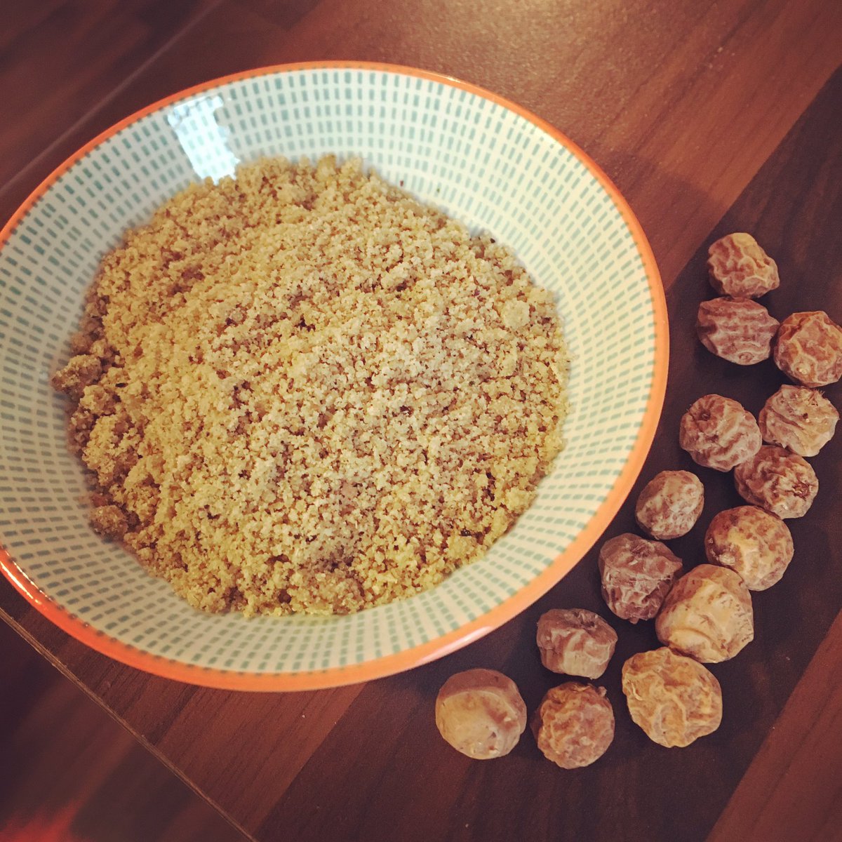 JuicingMum's tweet photo. #vegan #nutfree #prebioticrich #tigernut and #sunflowerseed #parmesan with @maraseaweed #shony #mineralrich #saltalternative and #thyme 🌱 https://t.co/jAPgpj6oDQ