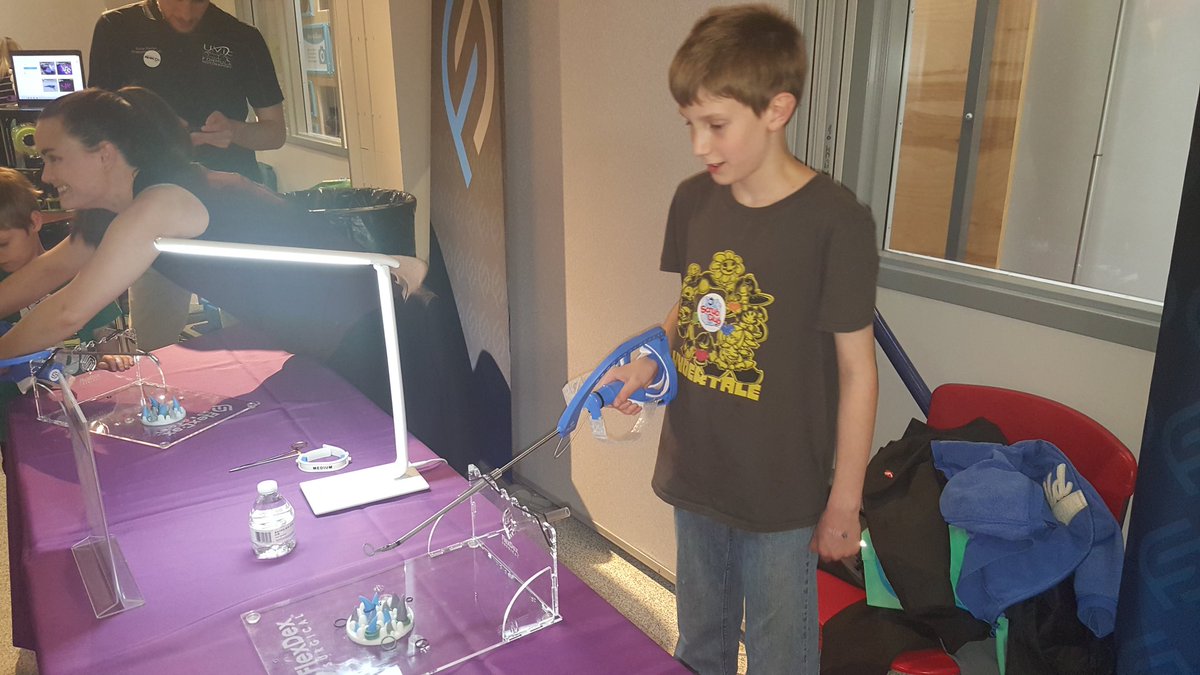 FlexDexSurgical's tweet photo. Awesome night at @aahandsonmuseum #TechTwilight!  Amazing how fast kids learned @FlexDexSurgical All had fun #STEM #LetThemPlay https://t.co/tsKd9Jcqq8