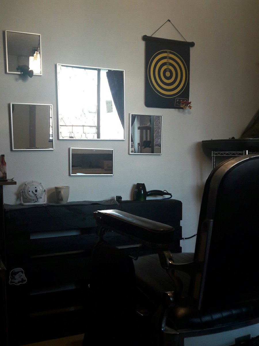 vidaypalabras's tweet photo. @aemebarbershop #valelapena https://t.co/pIcqL4kHiU