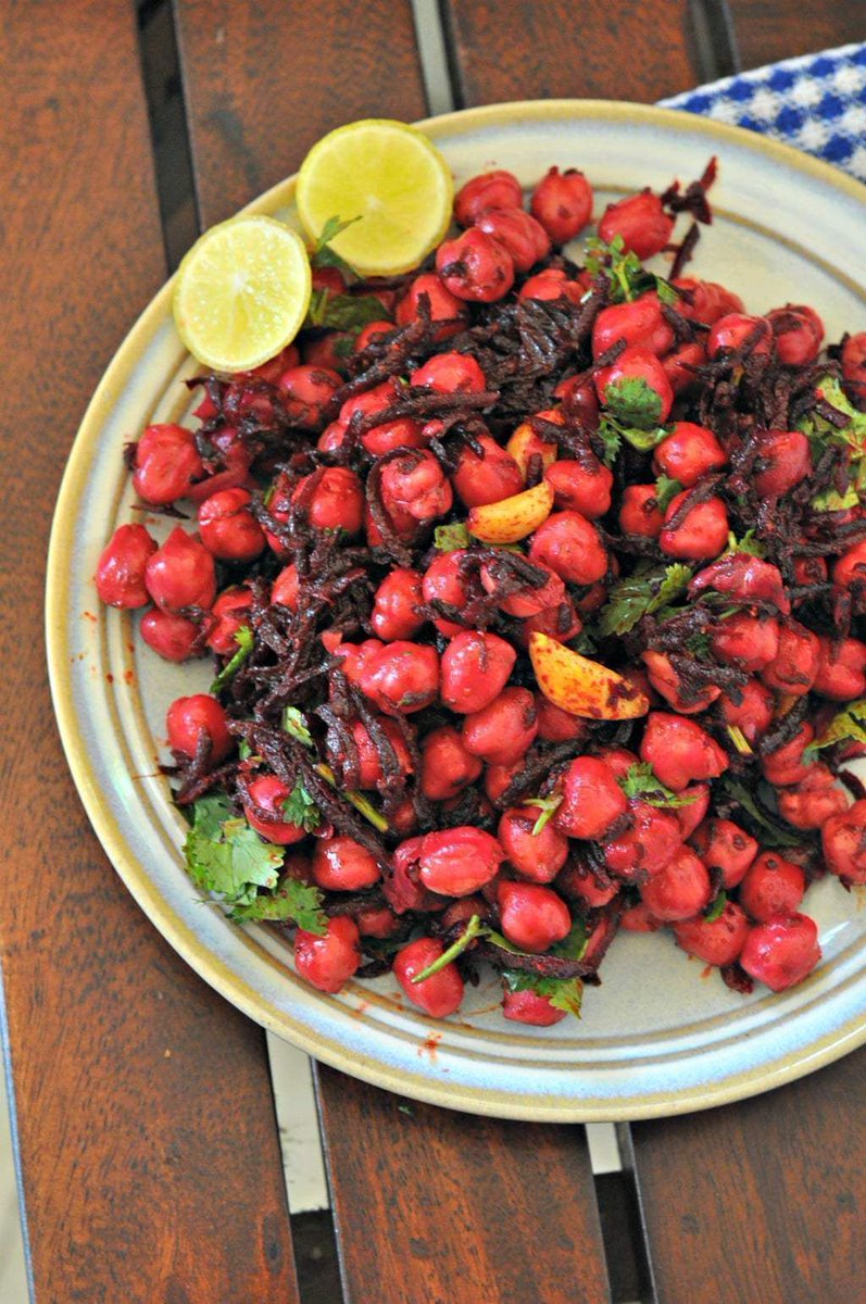monikamanchanda's tweet image. Rustle Up This Tasty Salad For A Light Dinner  - Beetroot Chickpea Salad With Burnt Garlic : buff.ly/2rCCj3V