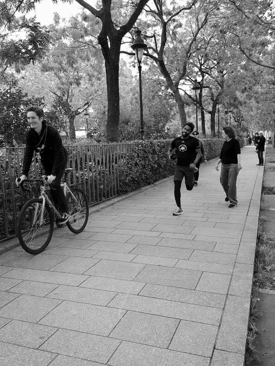 AR_Republique's tweet photo. #WhyIRunRepublique , la folie des dernières heures, l'explosivite des runners #PureBOOST DPR https://t.co/dtkBjag3iZ