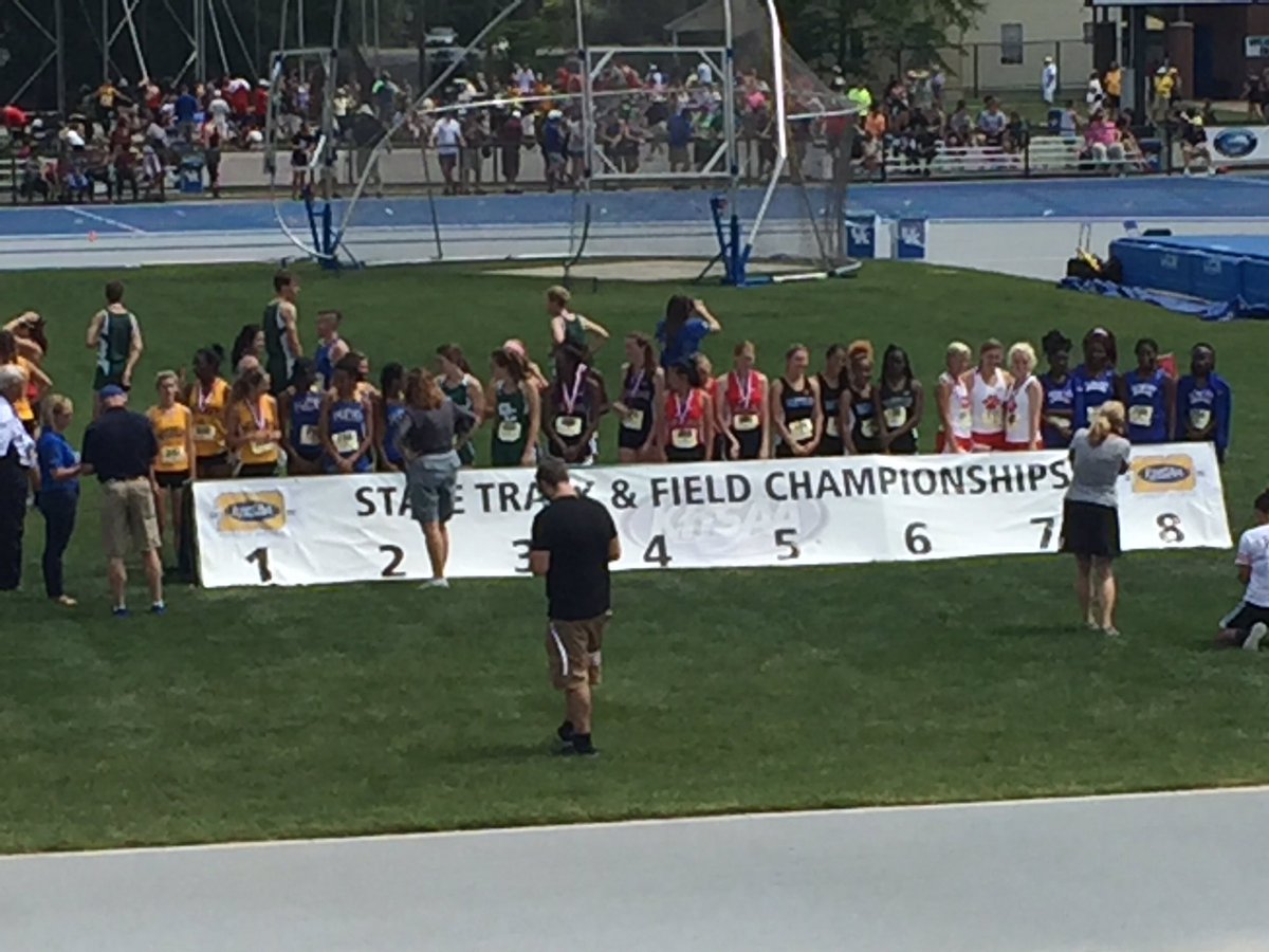 KCDFootball1's tweet photo. Outstanding effort by Girls 4x100 Relay--2nd place and a new school record! 51.31! https://t.co/ua8nKzi9RB