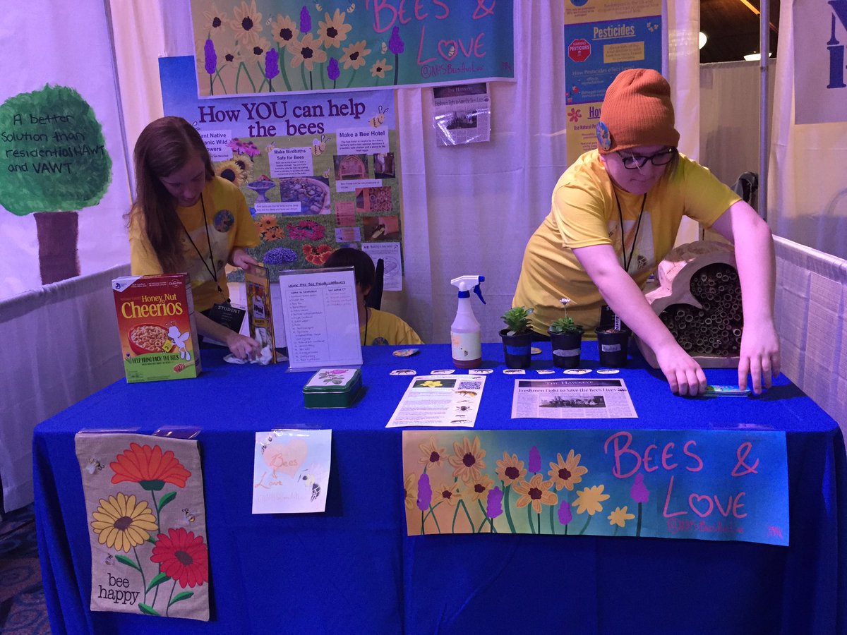 NHSBeesAndLove's tweet photo. . @jamiebentoot @_JohannaT  and Declan working our Expo booth! https://t.co/slCeBdj94b