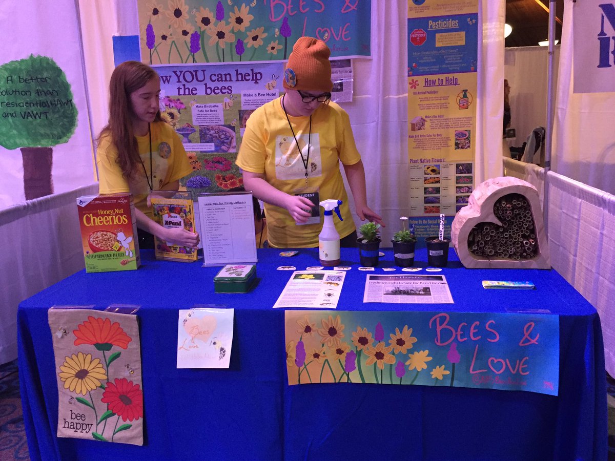 NHSBeesAndLove's tweet photo. . @jamiebentoot @_JohannaT  and Declan working our Expo booth! https://t.co/slCeBdj94b