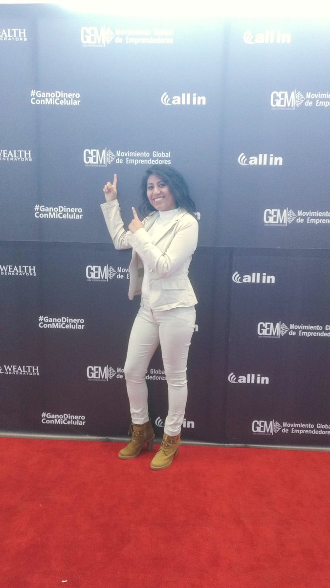 KarlaTlappa's tweet photo. Tomando riesgos de nuevo, en este mundo que está en cambio constante #GEM #ConstruyeTuVida #Summit4 #GanoDineroConMiCelular #Guadalajara https://t.co/8AKQ1qbGzJ