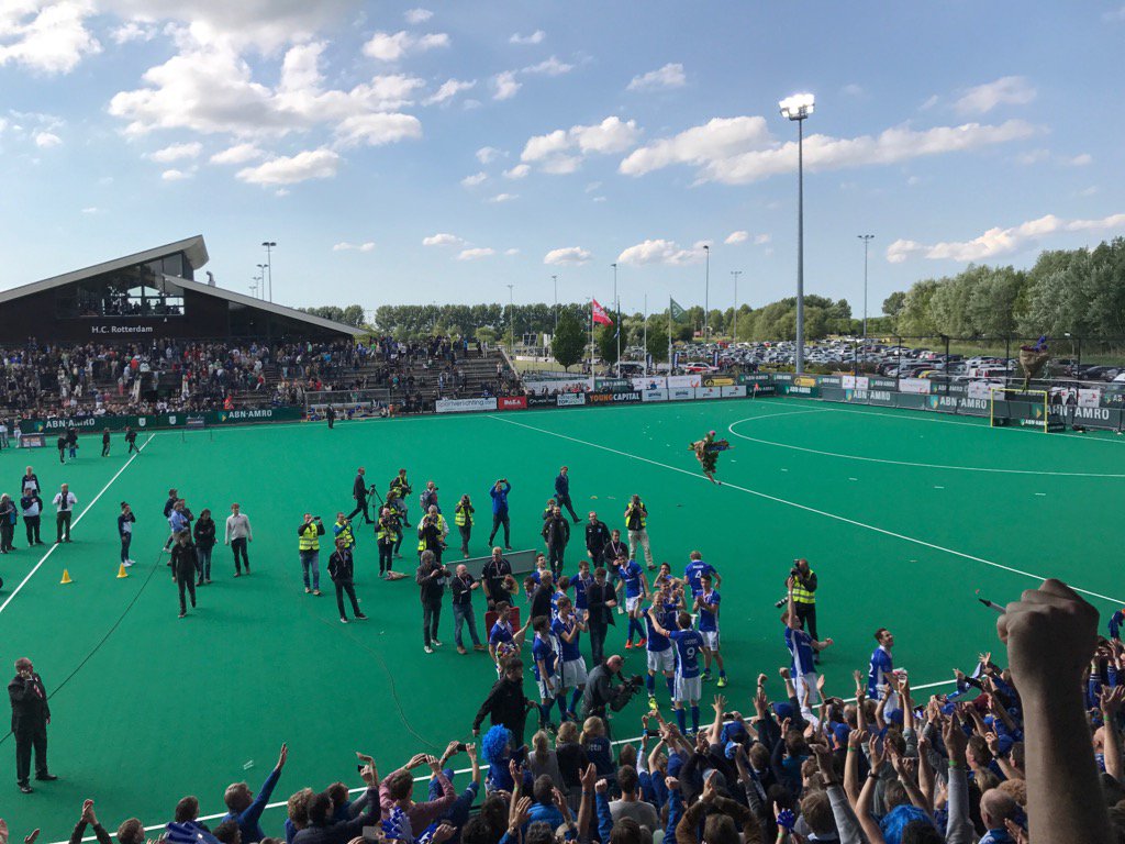Onze helden zijn nu ook landskampioen!! Toppers! #forzakampong olé olé olé 💙💙💙
