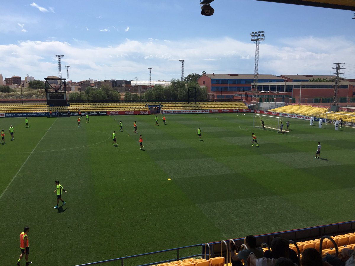 Rendimiento247's tweet photo. Visita a @VillarrealCF con monitorización de la sesión de entrenamiento en tiempo real. Nuevas variables de carga:acceleration load, density https://t.co/CWNa4hzfba