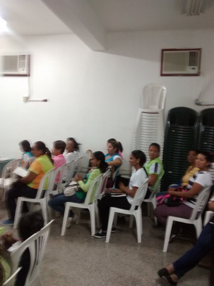jacobpc2016's tweet photo. Taller de formación Todos manos a la siembra . https://t.co/41tiVC18dh