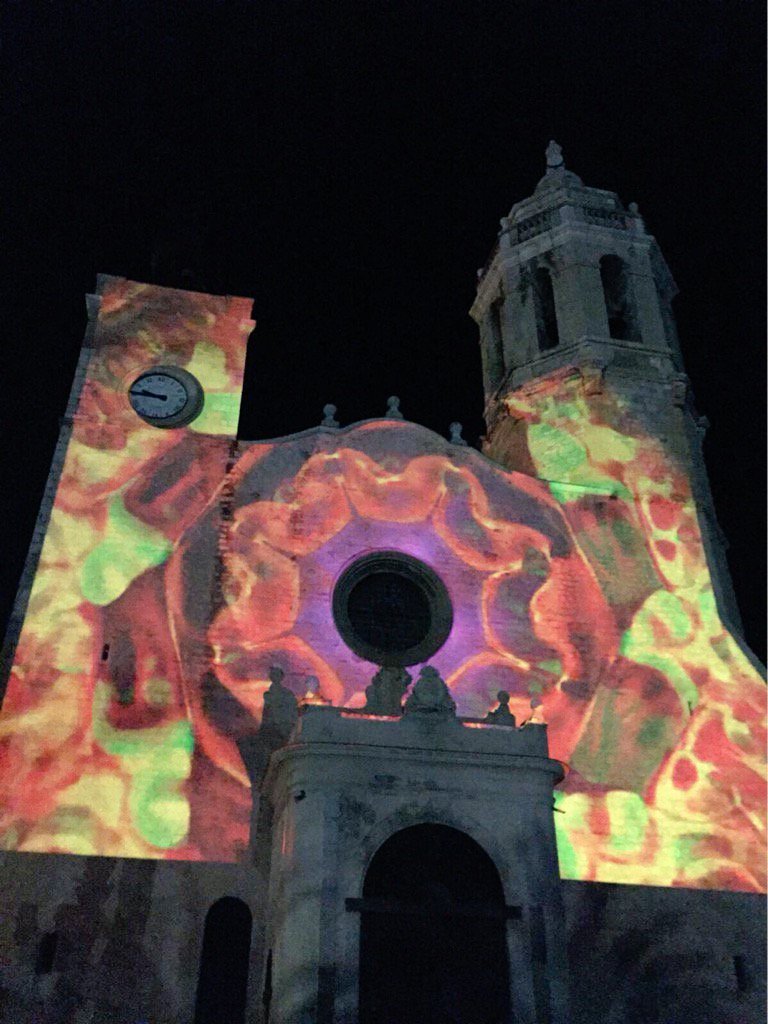 lumensitges's tweet photo. Encara sou a temps de participar al 1r festival de #mapping interactiu de #Sitges! Aquesta nit a les 22h! Més info 👉 https://t.co/L7ajW29xFf https://t.co/jmHrj5LLkB