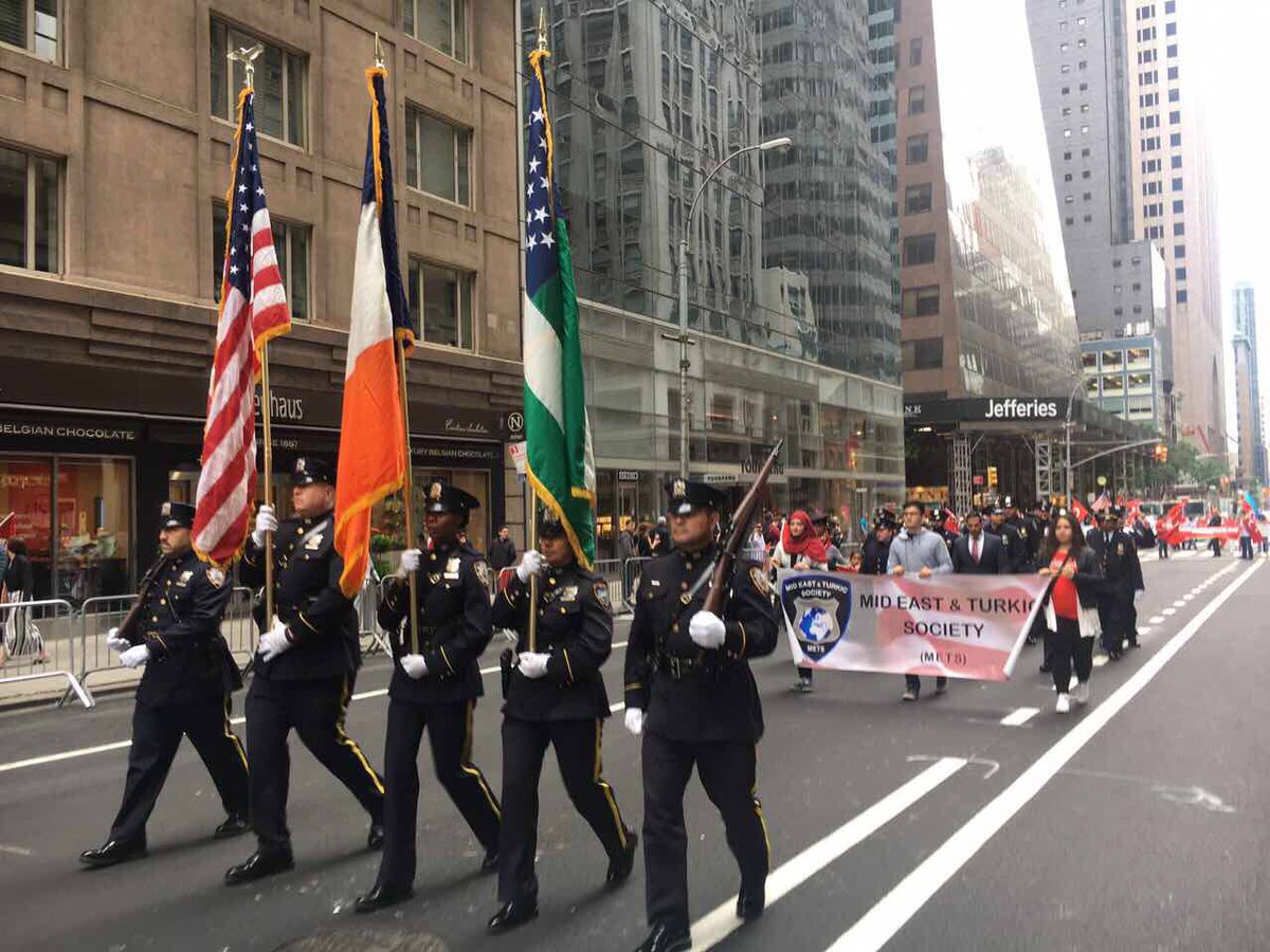 nypdturkic's tweet photo. #HappeningNow celebrating #Turkishdayparade. Great fun day for everyone. https://t.co/seNBjaW6wK