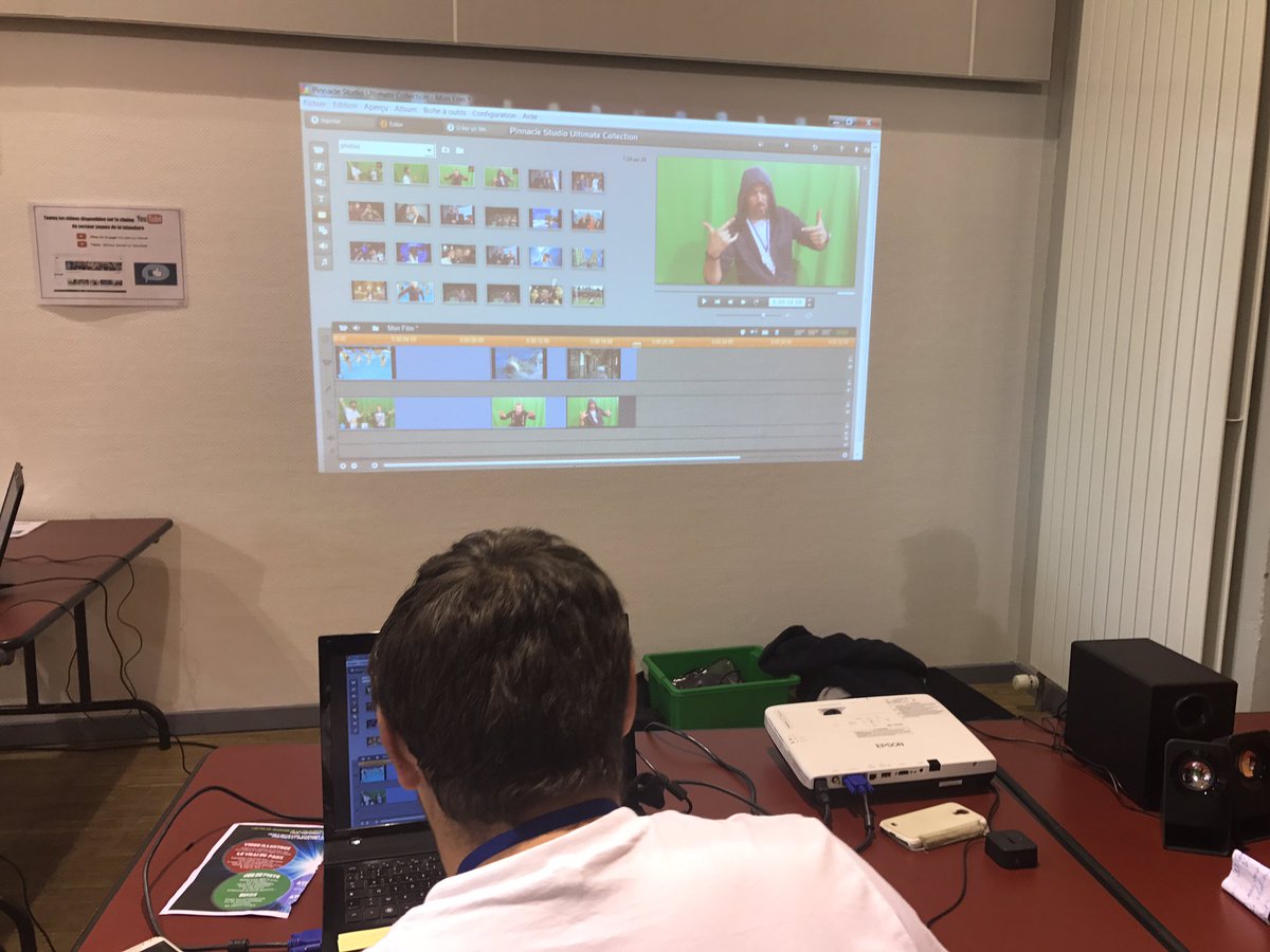 CamilleMontorio's tweet photo. Initiation fond vert ! #dclicsnumeriques en action avec l'espace jeune de la Talaudière ! #GenZnum #MedNum42 https://t.co/T9U5mOZ60E