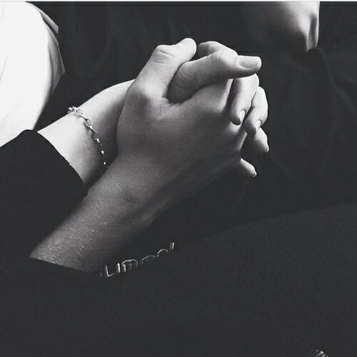 Ntpx94_'s tweet photo. ผมแค่อยากที่จะจับมือคุณแบบนี้ต่อไปเรื่อยๆ จนกว่าคุณจะเบื่อมือคู่นี้ แล้วปล่อยมันด้วยตัวของคุณเอง. #ยืมเมจforsex https://t.co/qVSMP83eaM