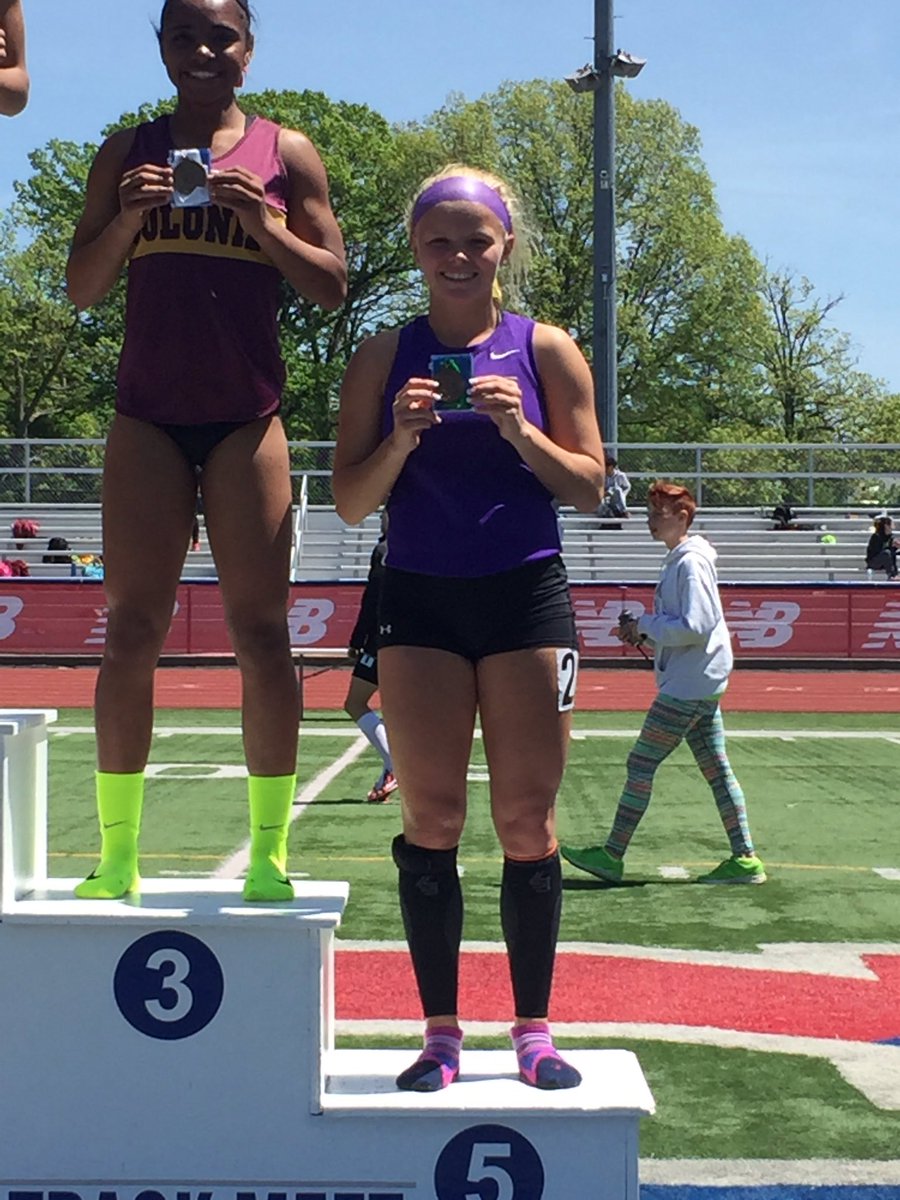 phillips_coach4's tweet photo. Congratulations @AGottung 5th place finish in the 400 hurdles! Representing the small schools! #TheProcessIsTheGoal #JHStrack https://t.co/uoCit64soi