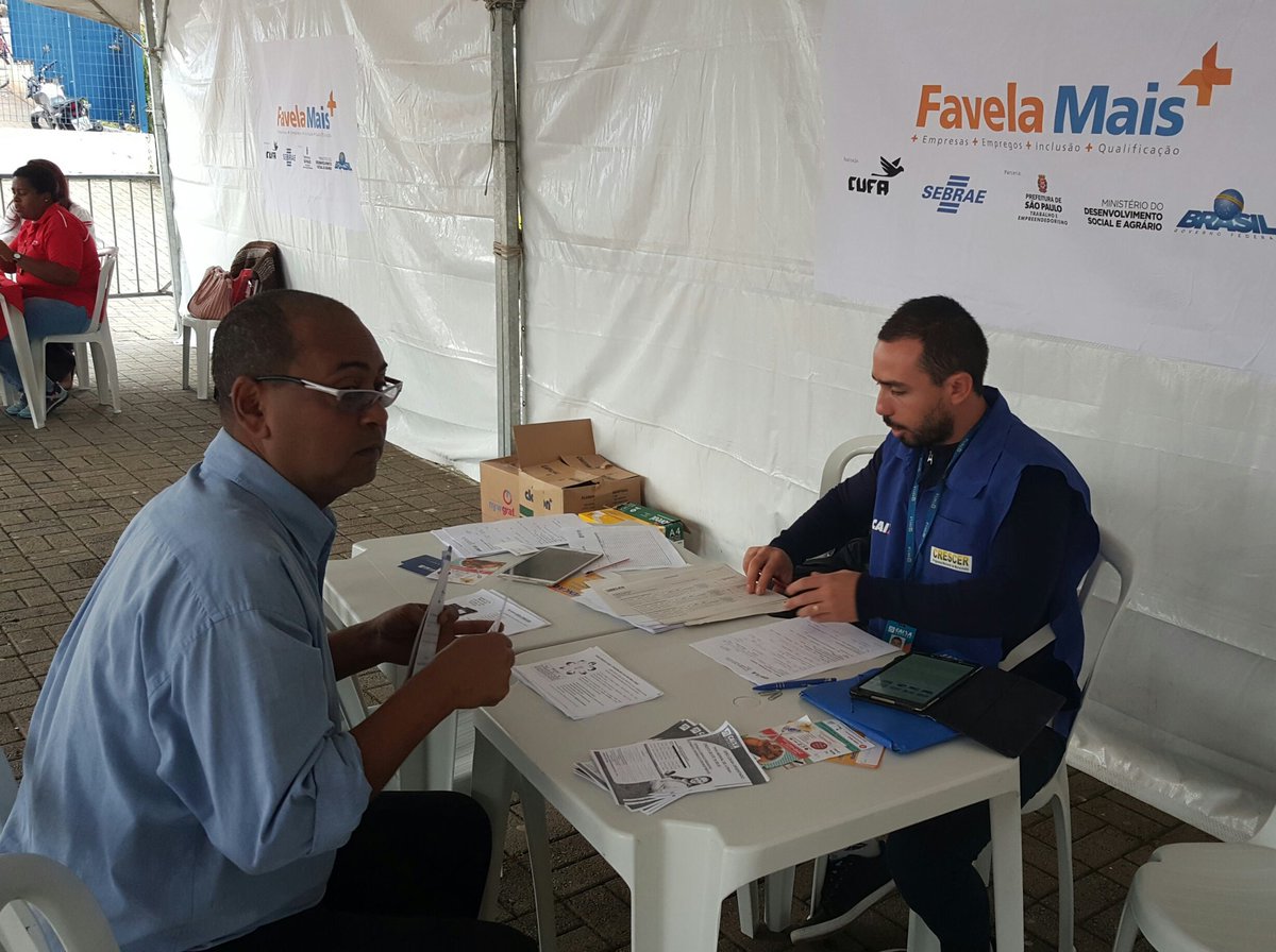sebrae's tweet photo. No #FavelaMais, os moradores de Paraisópolis têm acesso ao atendimento do Sebrae e podem tirar dúvidas sobre formalização e gestão. 😉 https://t.co/OaT8dSIHdu