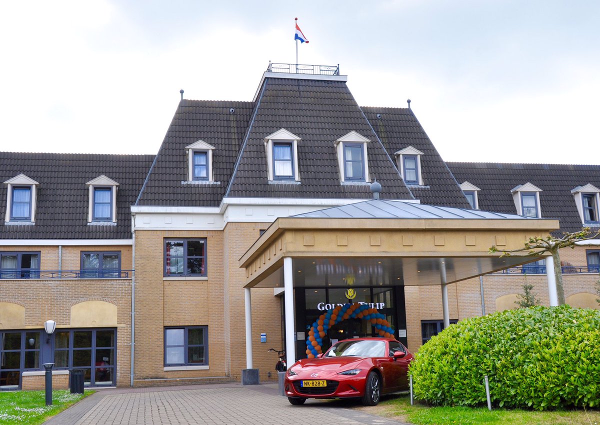DeHeerlickheijd's tweet photo. Van harte welkom @MX5CLUB en gefeliciteerd met jullie 25 jarig jubileum! 🥂 https://t.co/aVSA6hfZMa