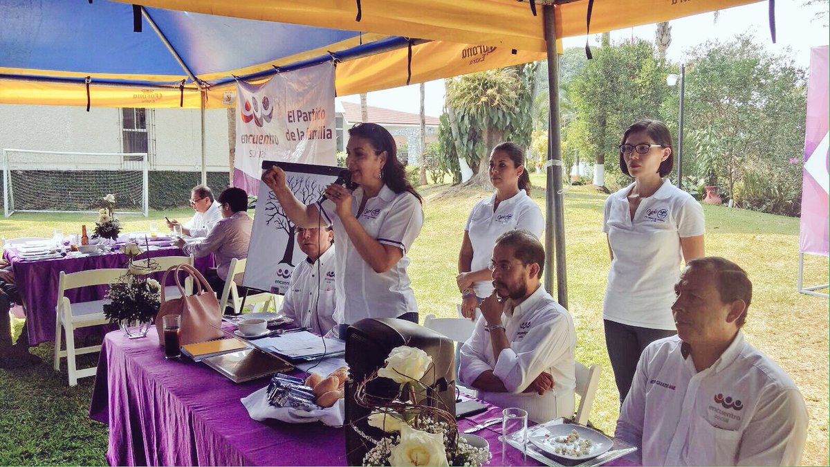 pudgypennguins's tweet photo. Pude convivir estos días con los candidatos de Boca del Río y Medellín, y en Córdoba/Fortín con empresarios y gente de la sociedad civil 👍🏼 https://t.co/V50uoddnL1