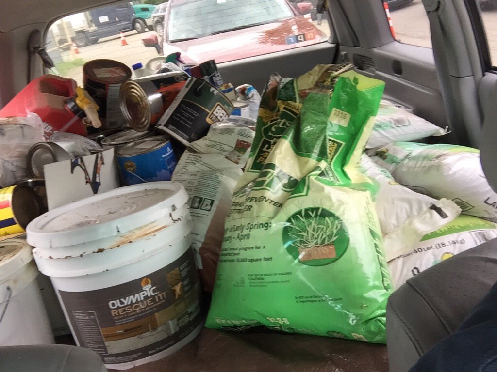 ronwinslow's tweet photo. Just recycled huge load of paint + other household hazmats. Thanks Housatonic Resources Recovery Authority! #HRRA https://t.co/lmndv7eEAv