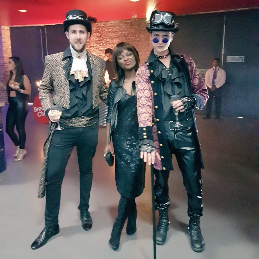 AlexEvade's tweet photo. Steampunk style! @TheSecretBrunch #secretbrunch https://t.co/bsJjG36fSw