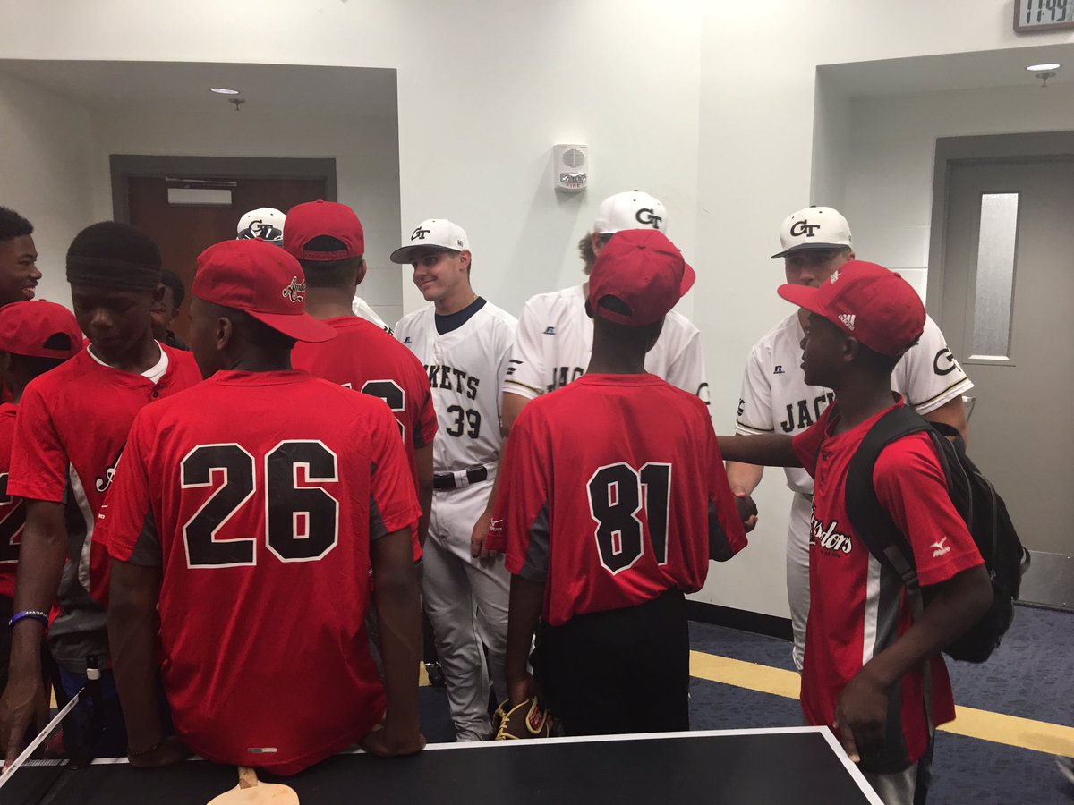 LEADAtlanta's tweet photo. Thanks Nick and Cici for showing our #JrAmbassadors the first class facilities at @GTBaseball @APSPartnerships @CJStewartLEAD https://t.co/WjI6H9A6py