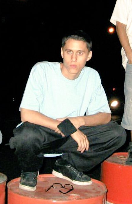 eterno_Tyrone's tweet photo. NO SE MUERE QUIEN SE VA... ❤️
#2000Siempre #Canserbero https://t.co/Ke3HzWzSRb
